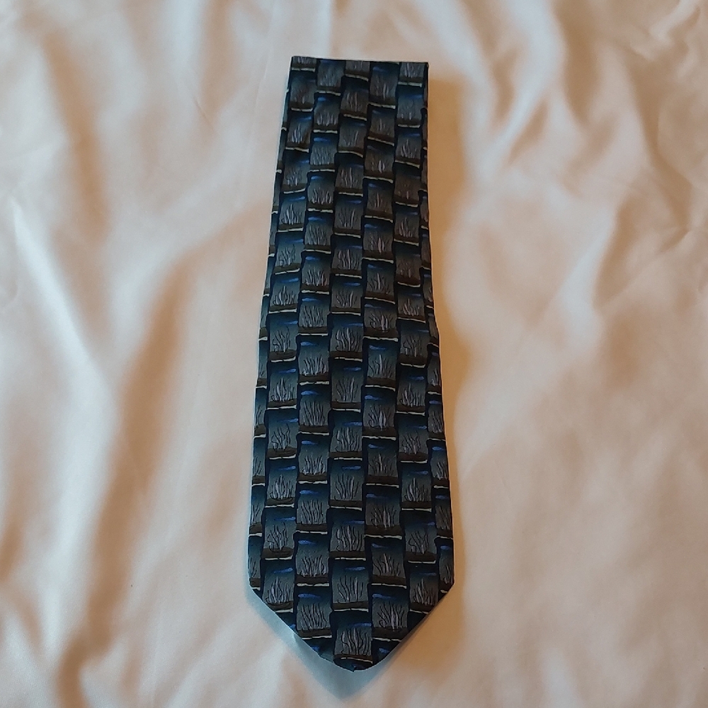 J. Garcia Elegant Blue Patterned Men's Tie
